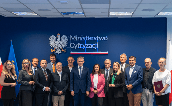 Zdjęcie, wicepremier i minister cyfryzacji Krzysztof Gawkowski w gronie Partnerów Porozumienie PW eSkills.